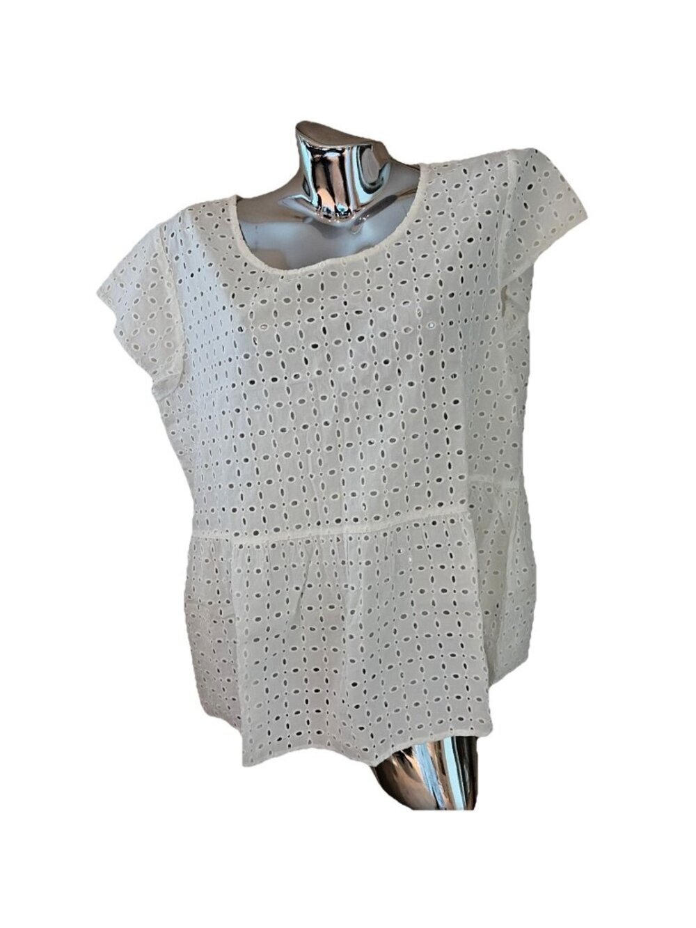 C&C California Women's Eyelet Peplum Top Sz M 100% Cotton Button Back Oversized
